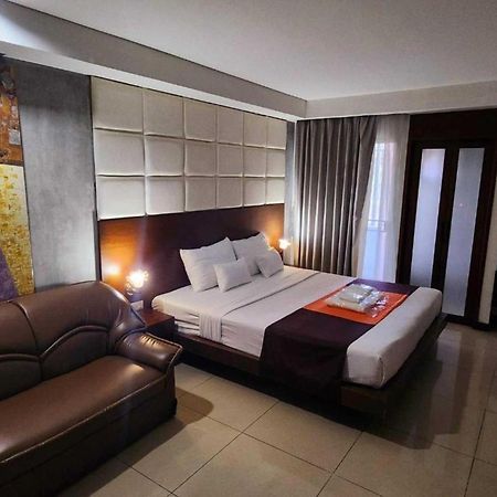 Collection O The Bangkok Cha Cha Suite Exteriör bild
