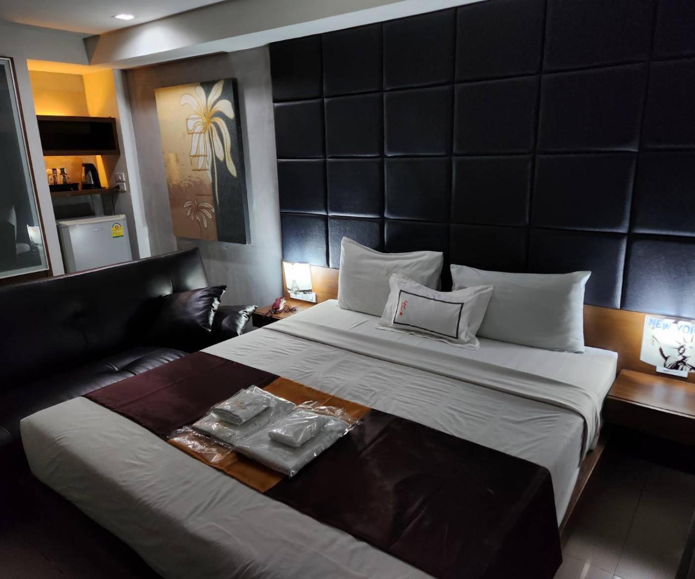 Collection O The Bangkok Cha Cha Suite Exteriör bild