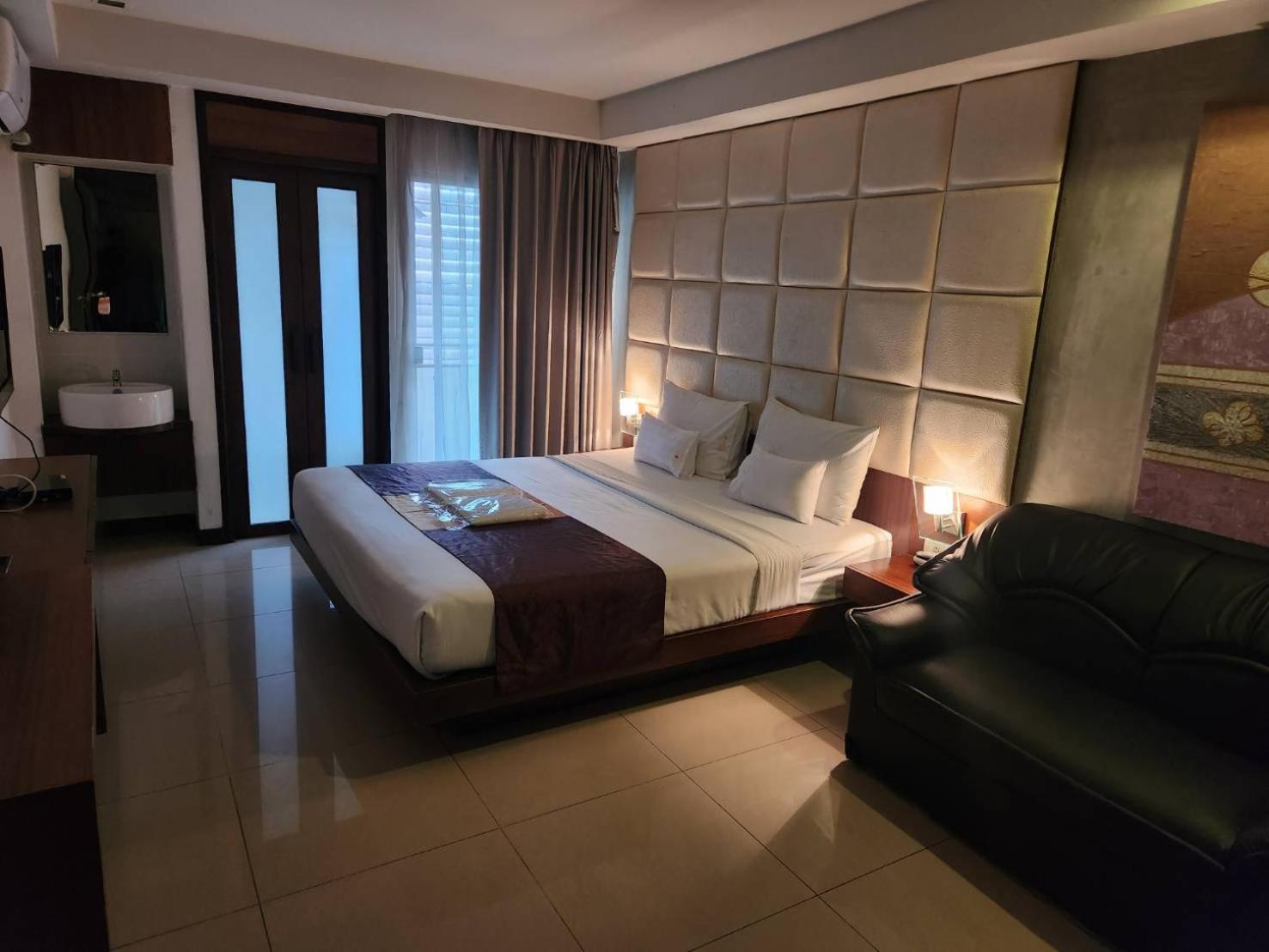Collection O The Bangkok Cha Cha Suite Exteriör bild