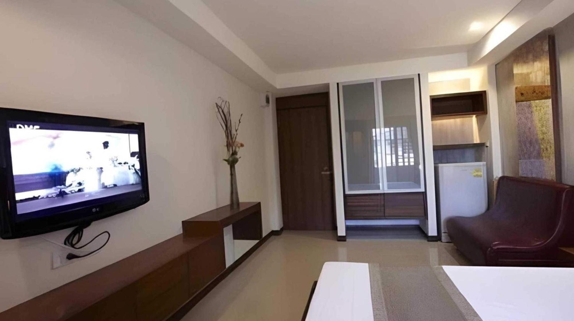 Collection O The Bangkok Cha Cha Suite Exteriör bild