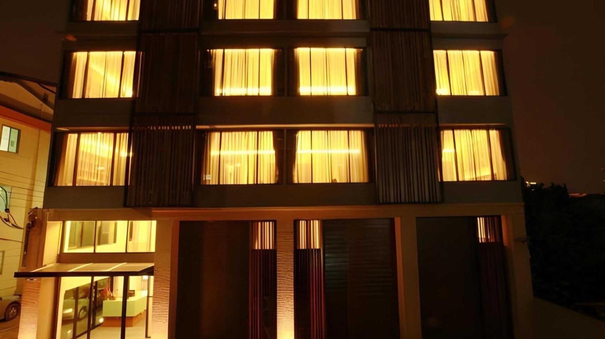 Collection O The Bangkok Cha Cha Suite Exteriör bild